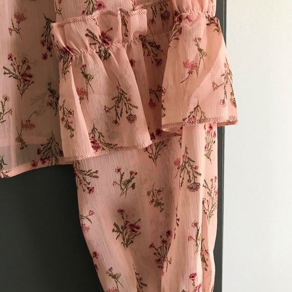 Forever 21 Keyhole Ruffle Blouse - Picture 2 of 6